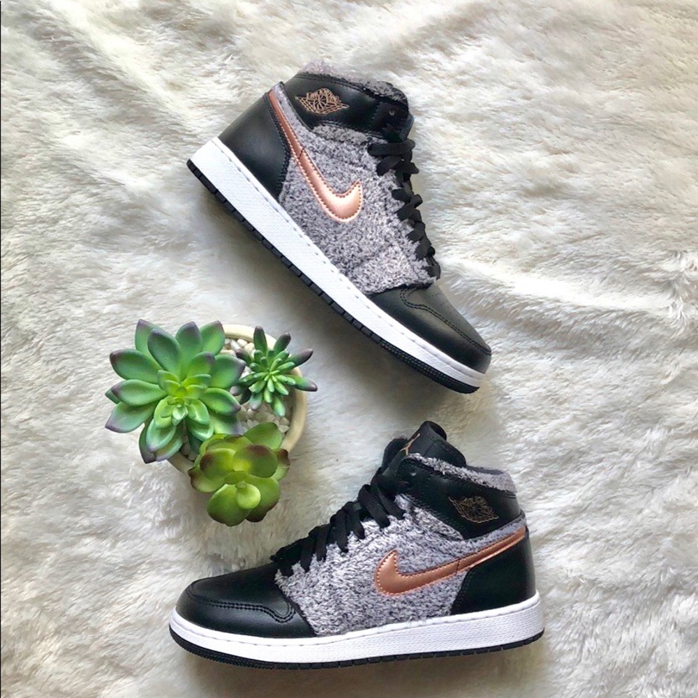 Jordan Retro 1 High Tops- Black and Metallic